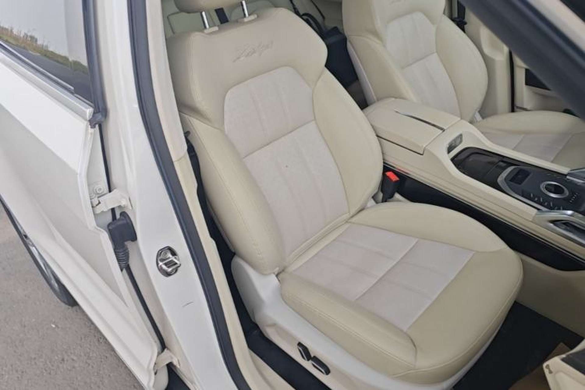 Used Zotye T700 2017 1.8T Dual-Clutch Luxury Model Right Front Seat