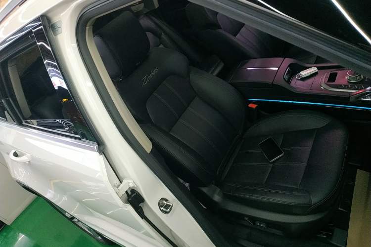 Used Zotye T700 2017 1.8T Dual-Clutch Luxury Model Right Front Seat