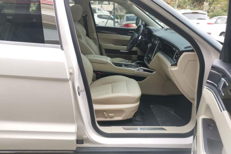 Used Zotye T700 2017 1.8T Dual-Clutch Prestige Model Right Front Seat