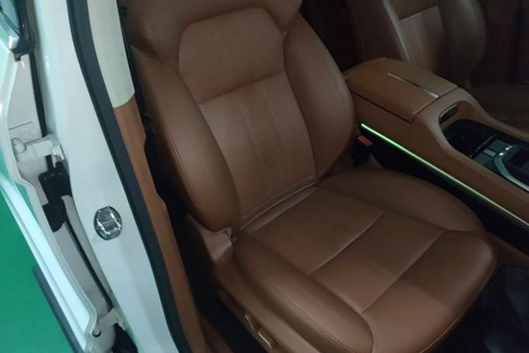 Used Zotye T700 2017 1.8T Dual-Clutch Prestige Model Right Front Seat