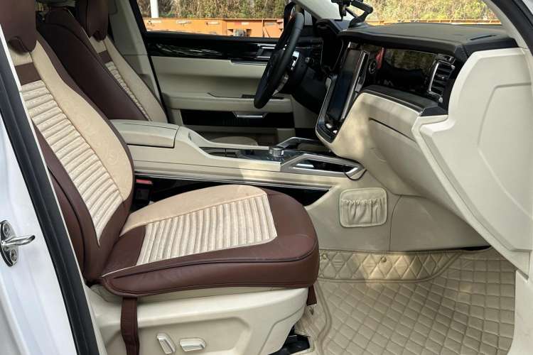 Used Zotye T700 2017 2.0T Automatic Prestige Edition Right Front Seat