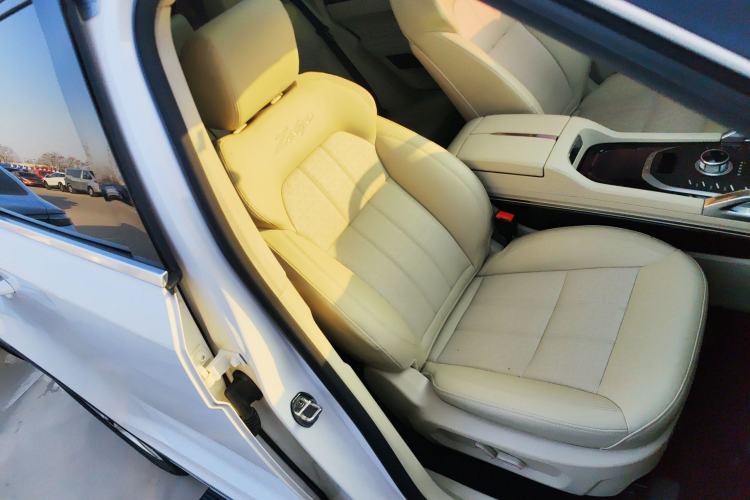 Used Zotye T700 2017 1.8T Dual-Clutch Prestige Model Right Front Seat