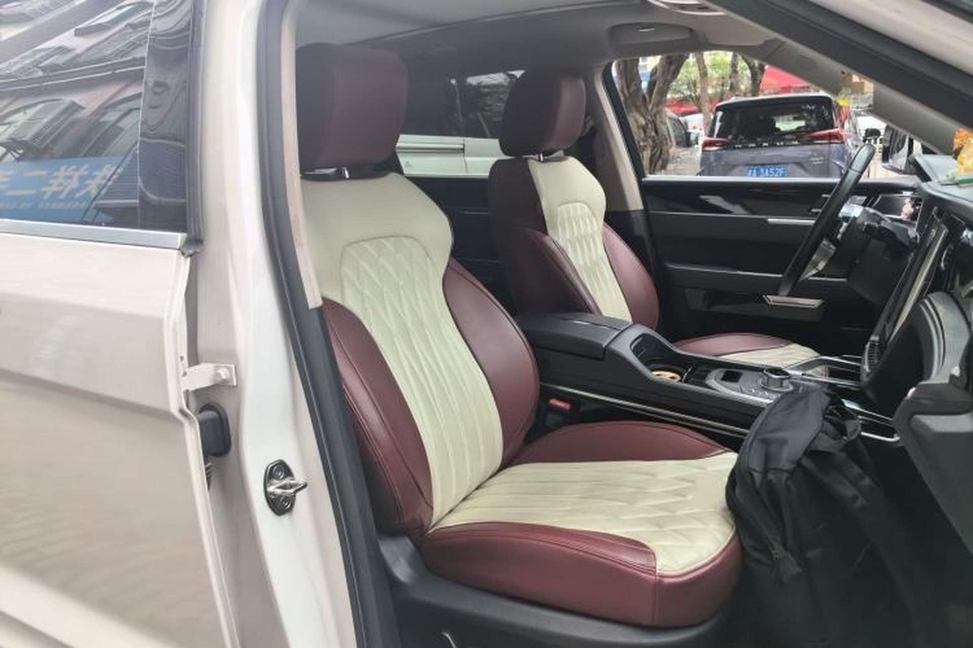 Used Zotye T700 2017 1.8T Dual-Clutch Flagship Model Right Front Seat