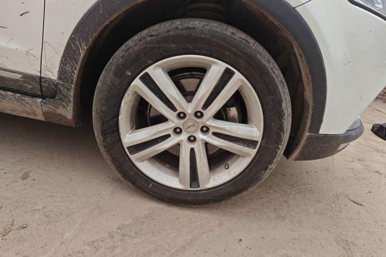 Used Zotye T700 2017 1.8T Dual-Clutch Luxury Model Right Front Wheel Hub