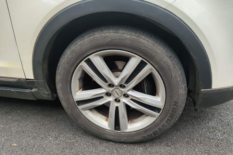 Used Zotye T700 2017 1.8T Dual-Clutch Prestige Model Right Front Wheel Hub