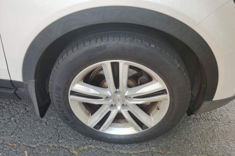 Used Zotye T700 2017 2.0T Automatic Flagship Edition Right Front Wheel Hub