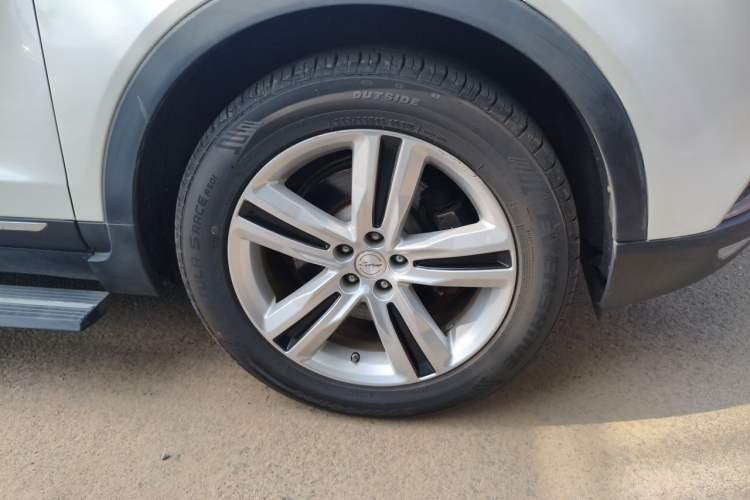 Used Zotye T700 2017 1.8T Dual-Clutch Prestige Model Right Front Wheel Hub