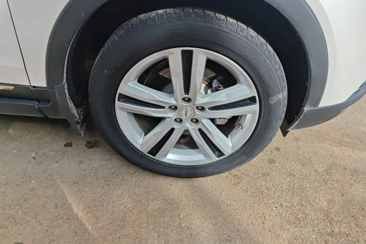 Used Zotye T700 2017 1.8T Dual-Clutch Prestige Model Right Front Wheel Hub