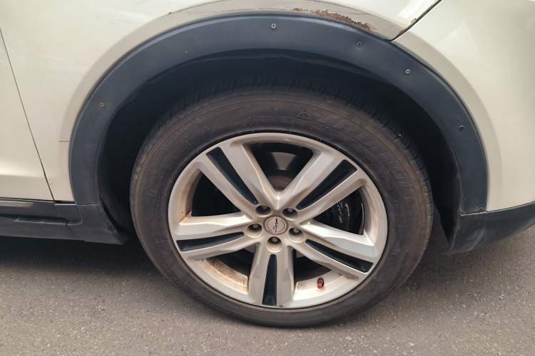Used Zotye T700 2017 1.8T Dual-Clutch Luxury Model Right Front Wheel Hub