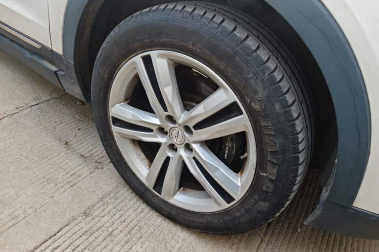 Used Zotye T700 2017 1.8T Dual-Clutch Luxury Model Right Front Wheel Hub