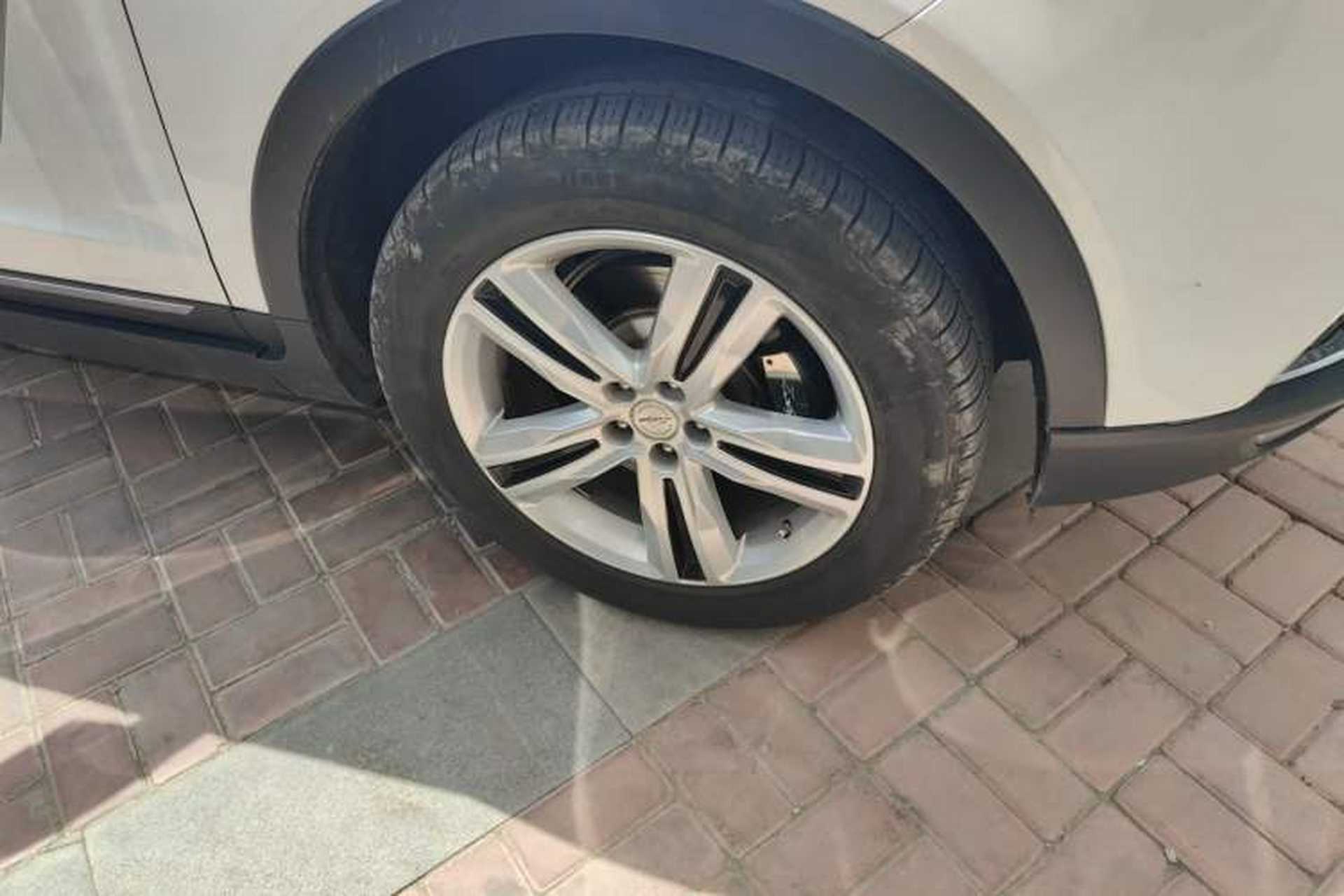 Used Zotye T700 2017 2.0T Dual-Clutch Prestige Version Right Front Wheel Hub