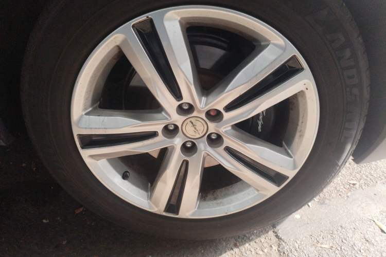 Used Zotye T700 2017 1.8T Dual-Clutch Flagship Model Right Front Wheel Hub