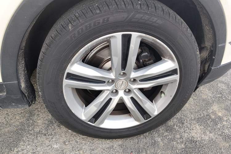 Used Zotye T700 2017 1.8T Dual-Clutch Prestige Model Right Front Wheel Hub