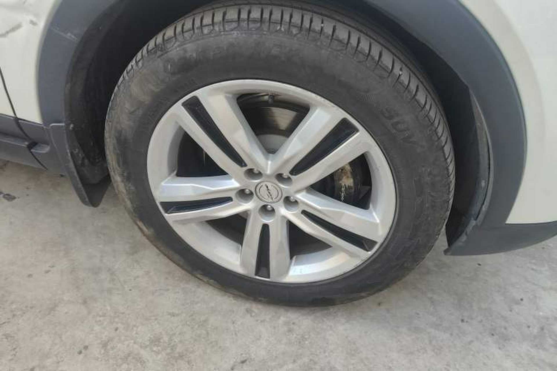 Used Zotye T700 2017 1.8T Dual-Clutch Prestige Model Right Front Wheel Hub