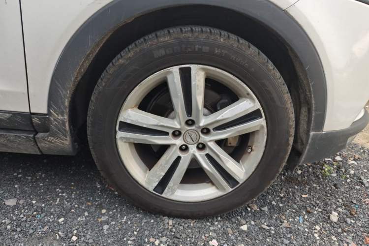 Used Zotye T700 2017 1.8T Dual-Clutch Luxury Model Right Front Wheel Hub