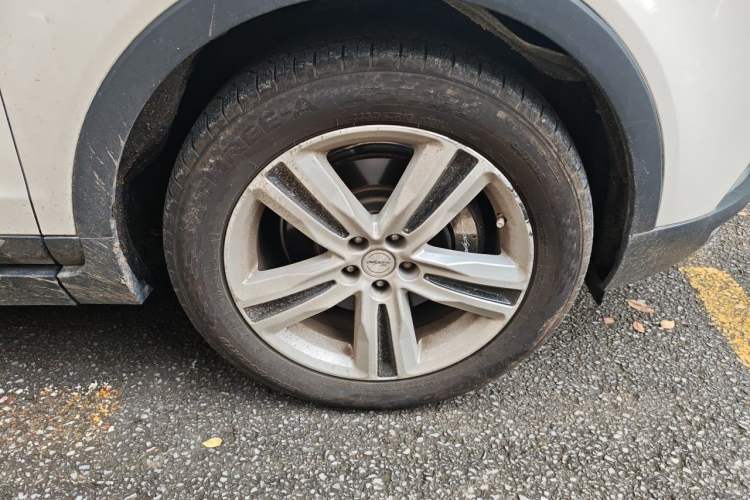 Used Zotye T700 2017 1.8T Dual-Clutch Prestige Model Right Front Wheel Hub