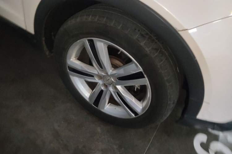 Used Zotye T700 2017 1.8T Dual-Clutch Prestige New Year Edition Right Front Wheel Hub