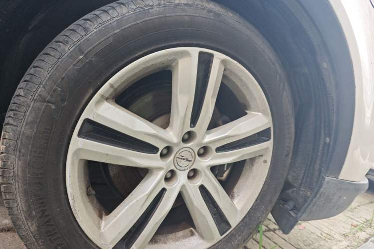 Used Zotye T700 2017 1.8T Dual-Clutch Luxury Model Right Front Wheel Hub