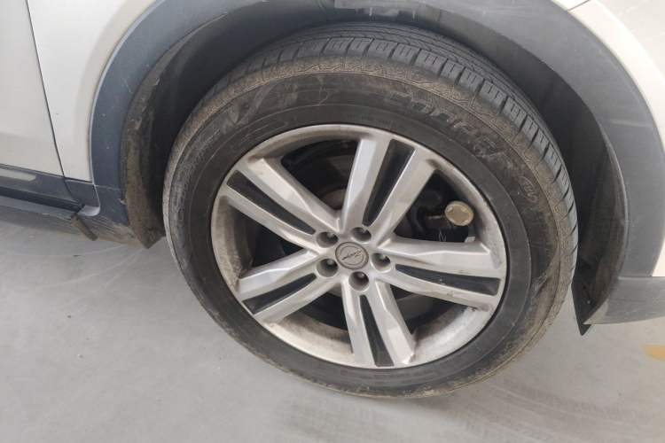 Used Zotye T700 2017 1.8T Dual-Clutch Prestige Model Right Front Wheel Hub