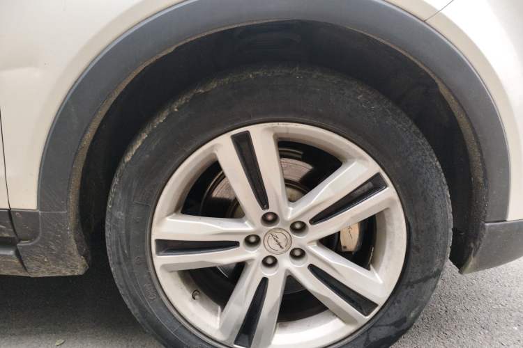 Used Zotye T700 2017 1.8T Dual-Clutch Luxury Model Right Front Wheel Hub
