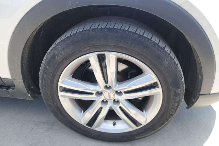 Used Zotye T700 2017 1.8T Dual-Clutch Prestige Model Right Front Wheel Hub