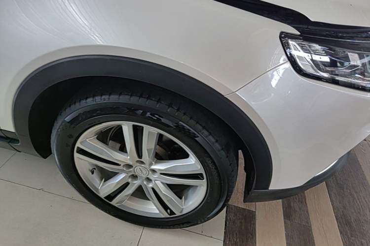 Used Zotye T700 2017 1.8T Dual-Clutch Prestige Model Right Front Wheel Hub