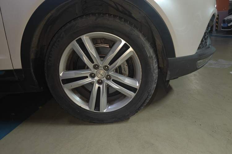 Used Zotye T700 2017 1.8T Dual-Clutch Prestige Model Right Front Wheel Hub