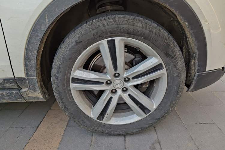 Used Zotye T700 2017 1.8T Dual-Clutch Prestige Model Right Front Wheel Hub