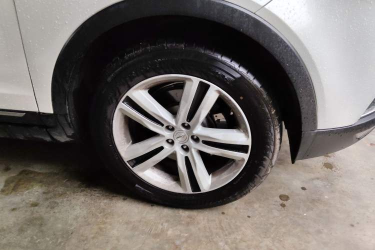 Used Zotye T700 2017 1.8T Dual-Clutch Luxury Model Right Front Wheel Hub