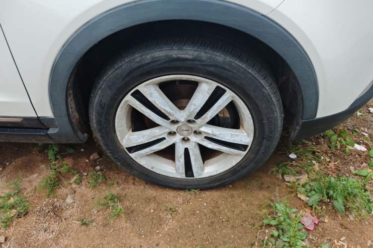 Used Zotye T700 2017 1.8T Dual-Clutch Prestige Model Right Front Wheel Hub