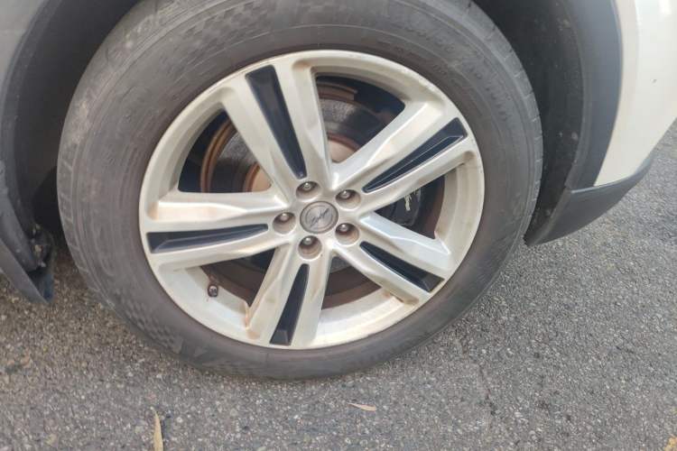Used Zotye T700 2017 1.8T Dual-Clutch Prestige Model Right Front Wheel Hub