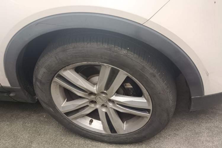 Used Zotye T700 2017 1.8T Dual-Clutch Prestige Model Right Front Wheel Hub
