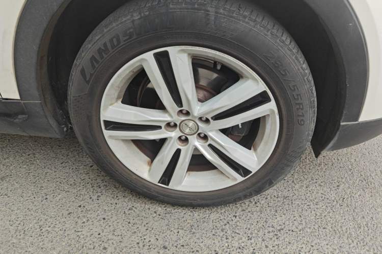 Used Zotye T700 2017 1.8T Dual-Clutch Flagship Model Right Front Wheel Hub