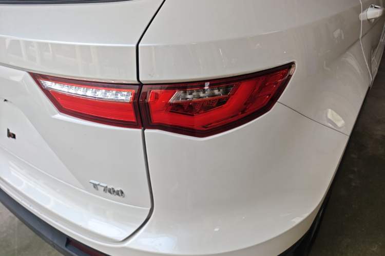 Used Zotye T700 2017 1.8T Dual-Clutch Prestige Model Right Rear Taillight
