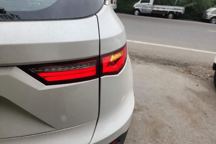 Used Zotye T700 2017 1.8T Dual-Clutch Luxury Model Right Rear Taillight