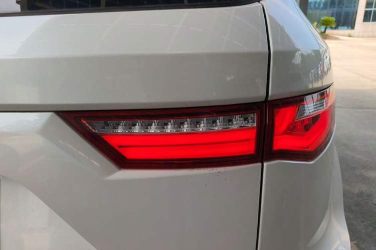 Used Zotye T700 2017 1.8T Dual-Clutch Prestige Model Right Rear Taillight