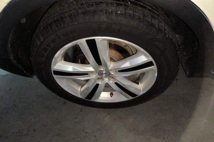 Used Zotye T700 2017 1.8T Dual-Clutch Flagship Model Right Rear Wheel Hub