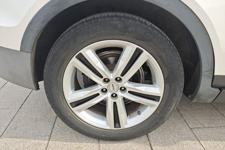 Used Zotye T700 2017 1.8T Dual-Clutch Flagship Model Right Rear Wheel Hub