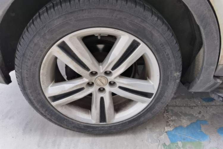 Used Zotye T700 2017 1.8T Dual-Clutch Prestige Model Right Rear Wheel Hub