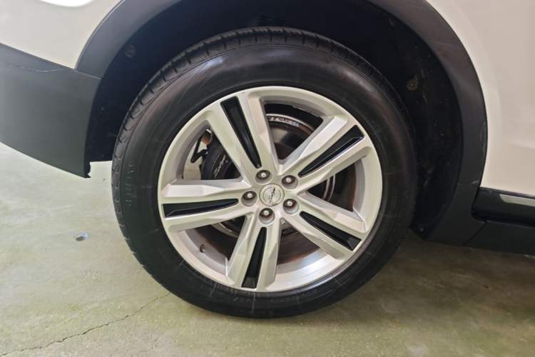 Used Zotye T700 2017 1.8T Dual-Clutch Prestige Model Right Rear Wheel Hub