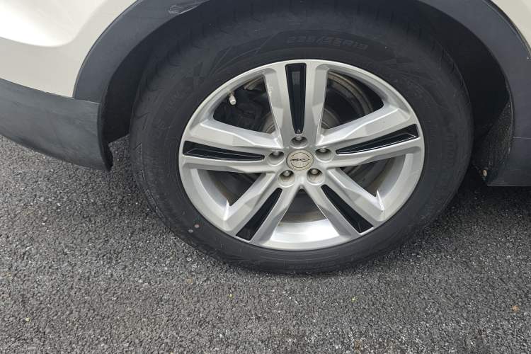Used Zotye T700 2017 1.8T Dual-Clutch Prestige Model Right Rear Wheel Hub