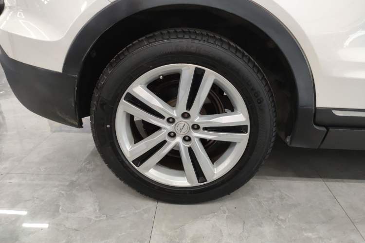 Used Zotye T700 2017 1.8T Dual-Clutch Prestige Model Right Rear Wheel Hub