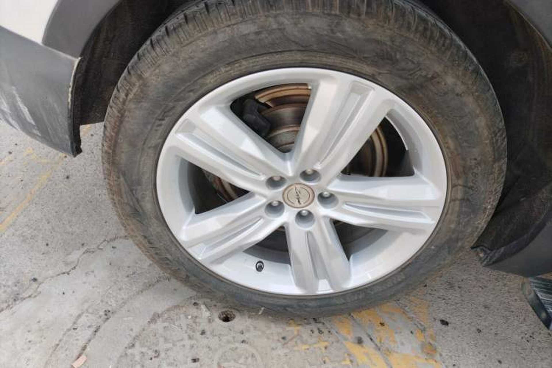 Used Zotye T700 2017 1.8T Dual-Clutch Prestige Model Right Rear Wheel Hub