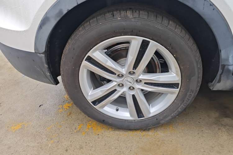 Used Zotye T700 2017 1.8T Dual-Clutch Prestige Model Right Rear Wheel Hub