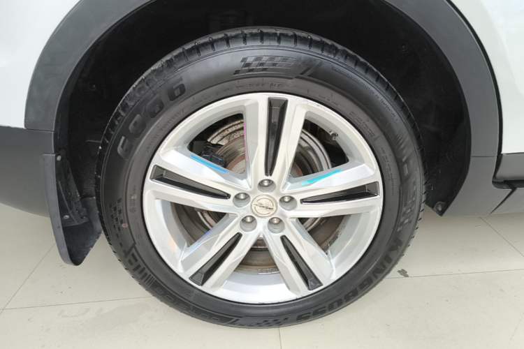 Used Zotye T700 2017 1.8T Dual-Clutch Luxury Model Right Rear Wheel Hub