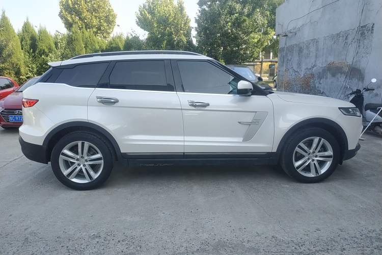 Used Zotye T700 2017 1.8T Dual-Clutch Luxury Model Right Side