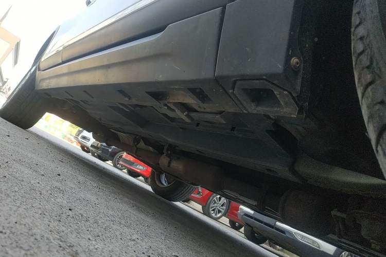 Used Zotye T700 2017 1.8T Dual-Clutch Luxury Model Right Side Sill