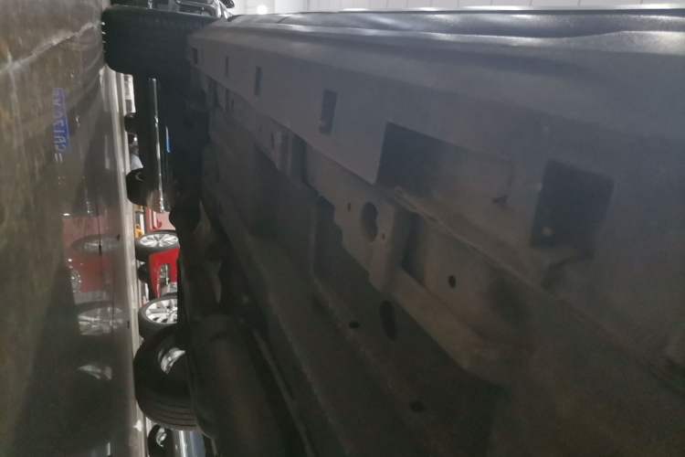 Used Zotye T700 2017 1.8T Dual-Clutch Luxury Model Right Side Sill