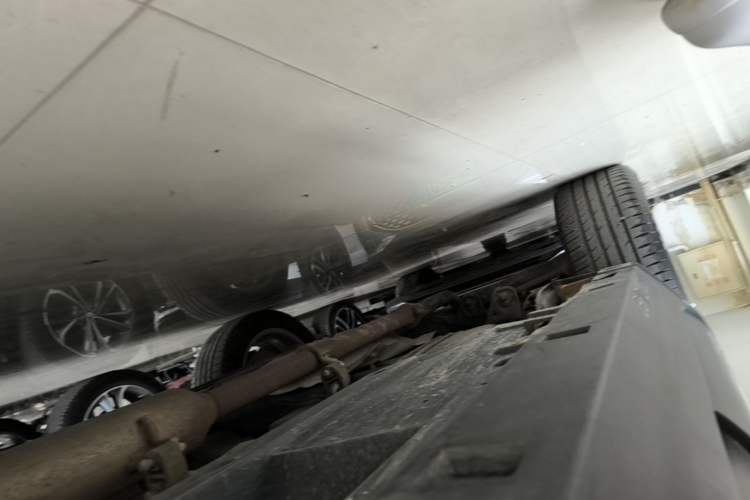 Used Zotye T700 2017 1.8T Dual-Clutch Luxury Model Right Side Sill