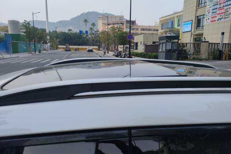 Used Zotye T700 2017 1.8T Manual Luxury Model Roof